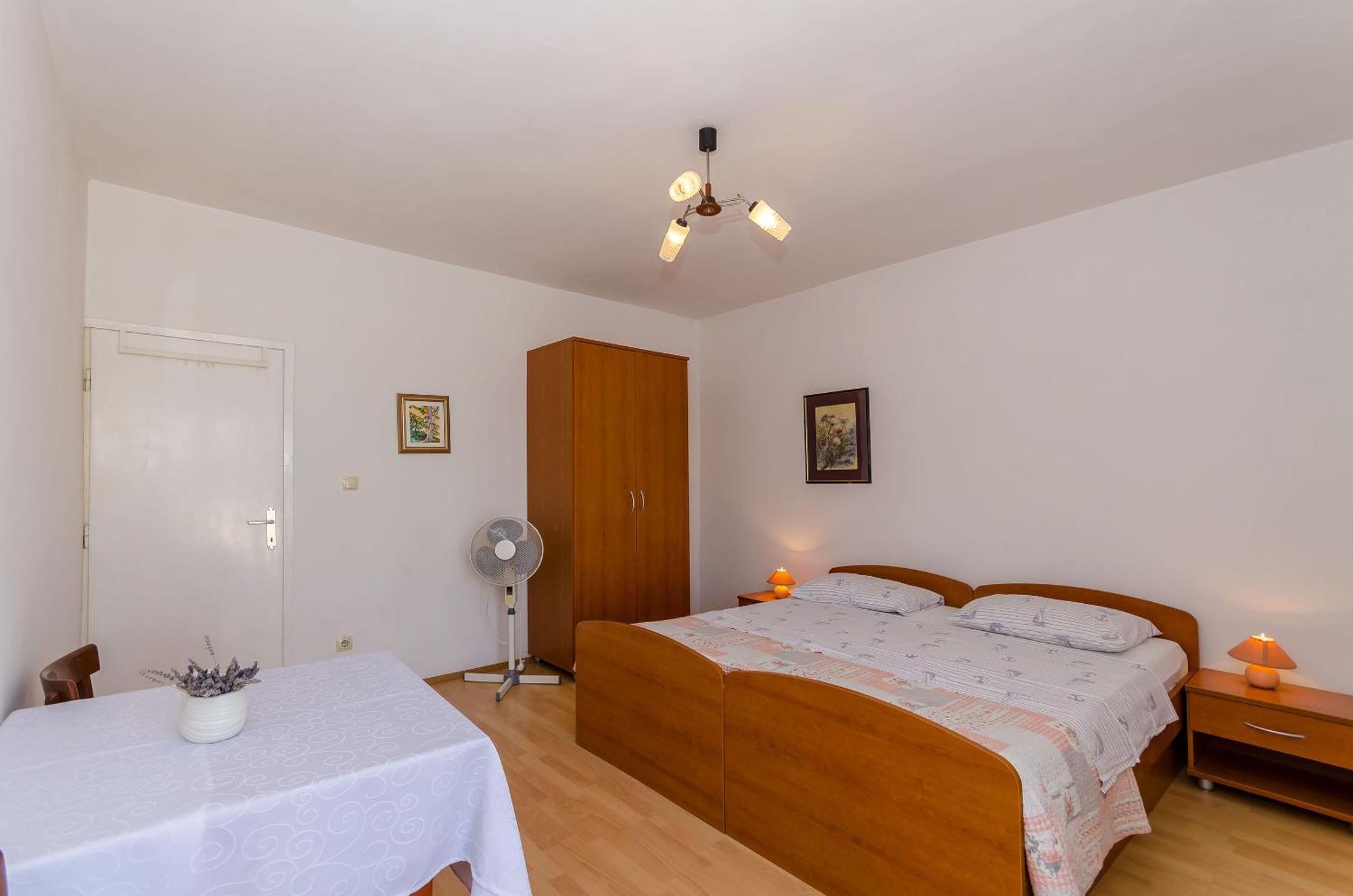 Apartments Jakov Jelsa  Exterior photo