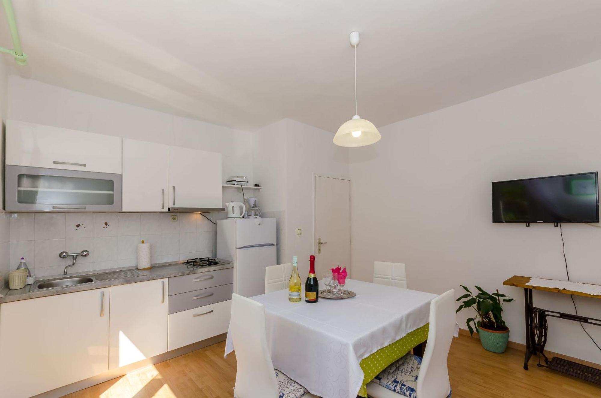 Apartments Jakov Jelsa  Exterior photo