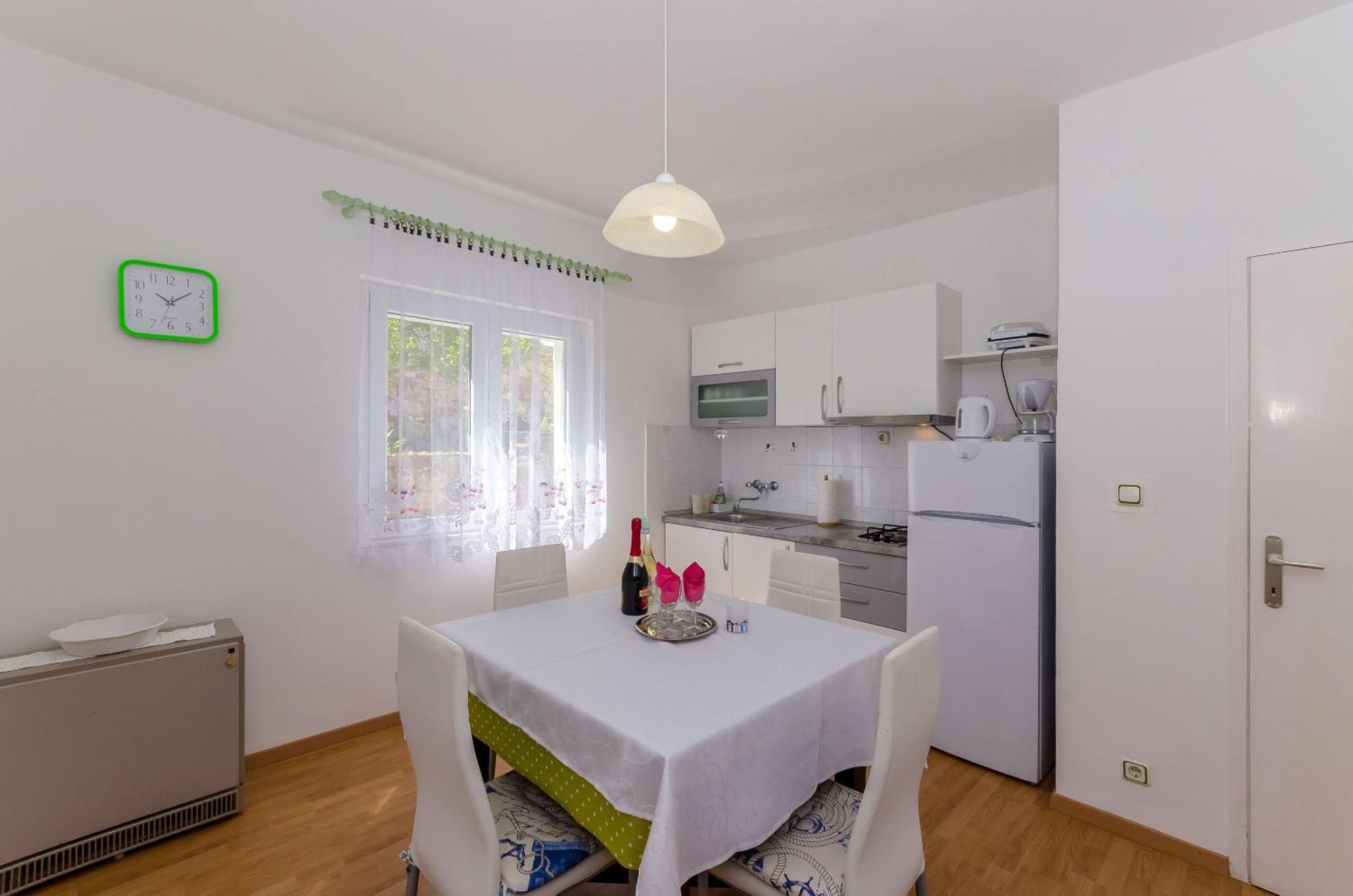 Apartments Jakov Jelsa  Exterior photo